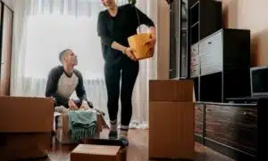 benefits of self storage during a move